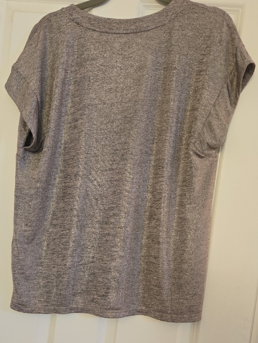 White House Black Market Heathered Silver V-Neck Cap Sleeve Top Last Weekend - Picture 4 of 5